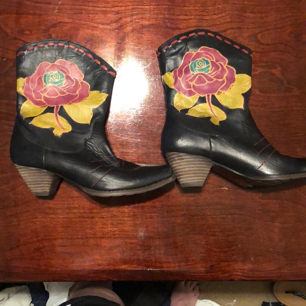 L'Artiste by Spring Step Aster Cowboy Boots